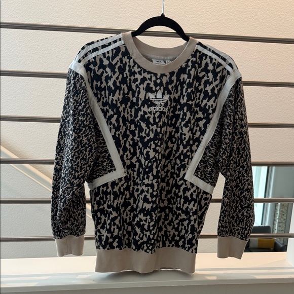 Adidas Men's Patterned Black and Cream Crewneck Sweater's Blue Jeans - Picture 1 of 1